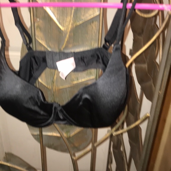 Victoria’s‎ Secret bra 36C ❤️ - Picture 2 of 5
